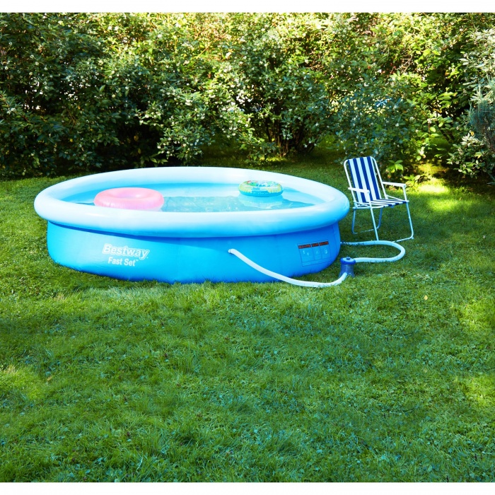 В Астраханской области малыш утонул в бассейне