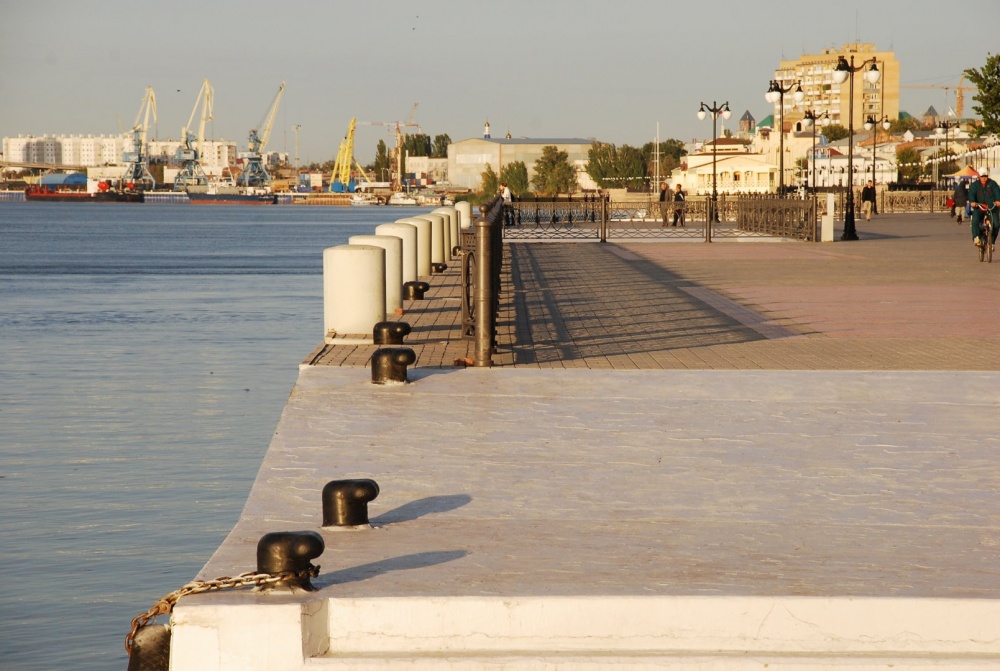 В Астрахани хотят создать единую набережную, круглогодичный аквапарк и новые парки