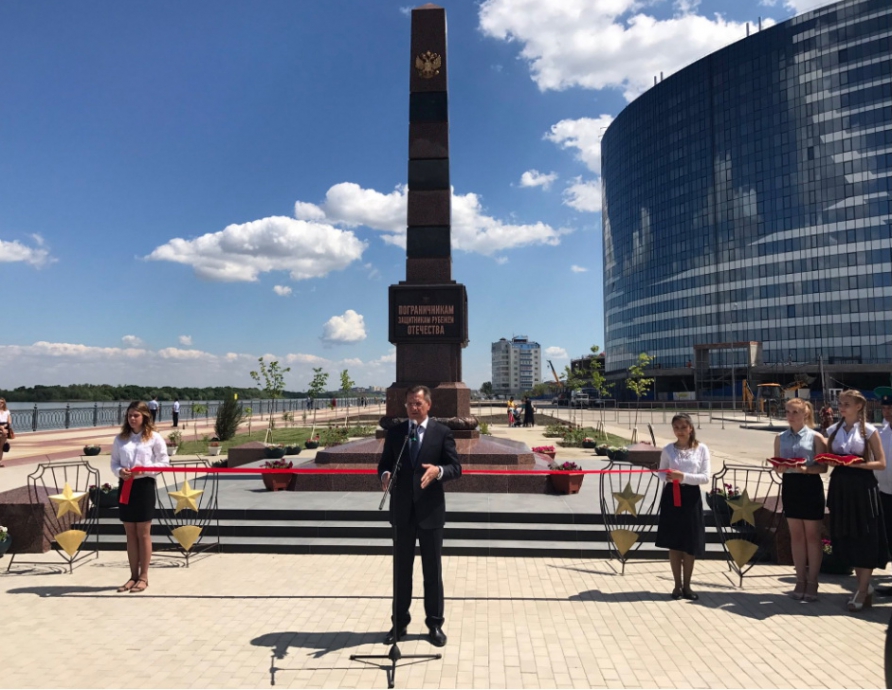 В Астрахани открыли памятник пограничникам