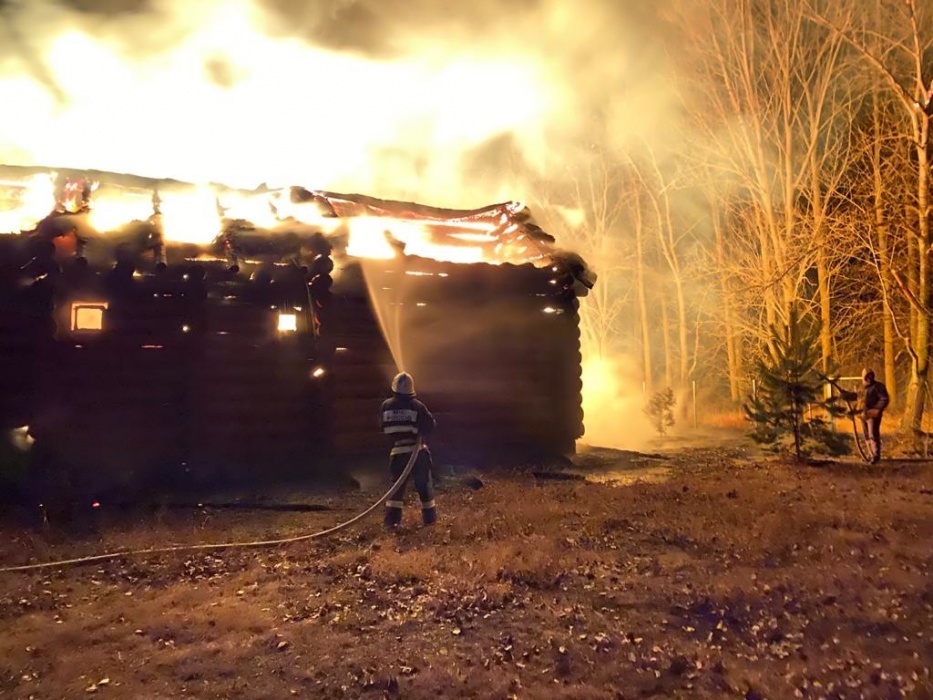 На каспийском взморье живописно сгорела 400-метровая турбаза