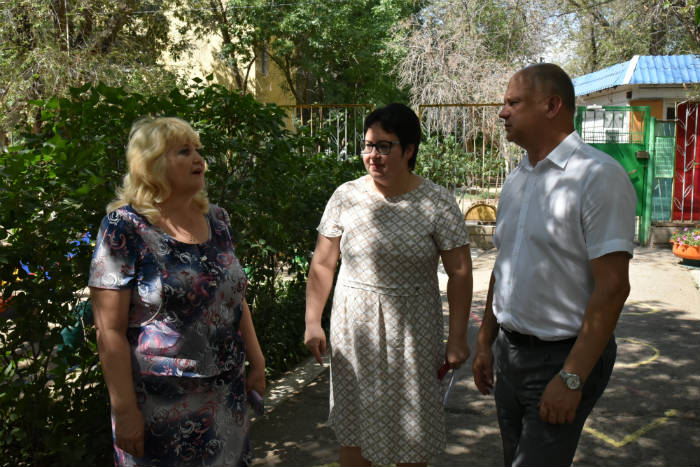 Администрация Астрахани ремонтирует школы и детские сады