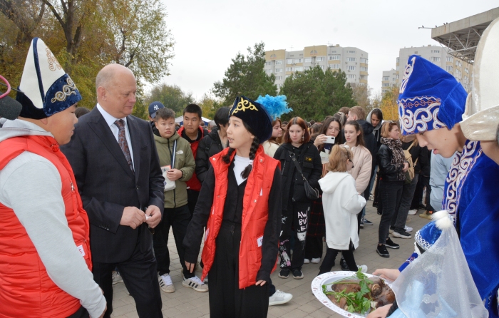 Астраханский  фестиваль в честь Дня народного единства собрал более 3500 человек