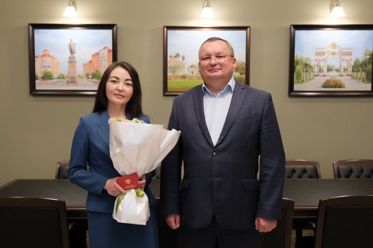 Председатель Думы Астраханской области поздравил нового мирового судью с назначением