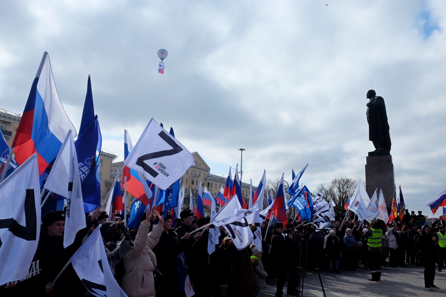 6000 астраханцев вышли на праздничный концерт «Россия-Крым-Донбасс»: фоторепортаж ПУНКТ-А