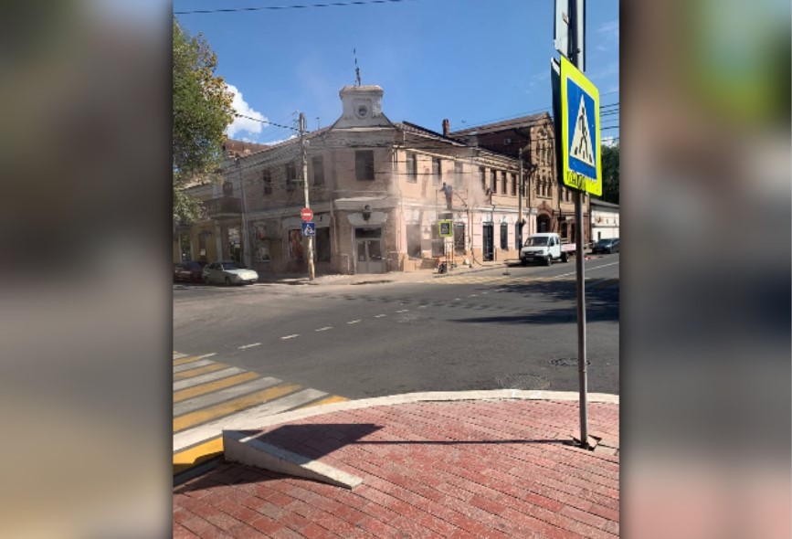 В центре Астрахани начали восстанавливать еще одно историческое здание