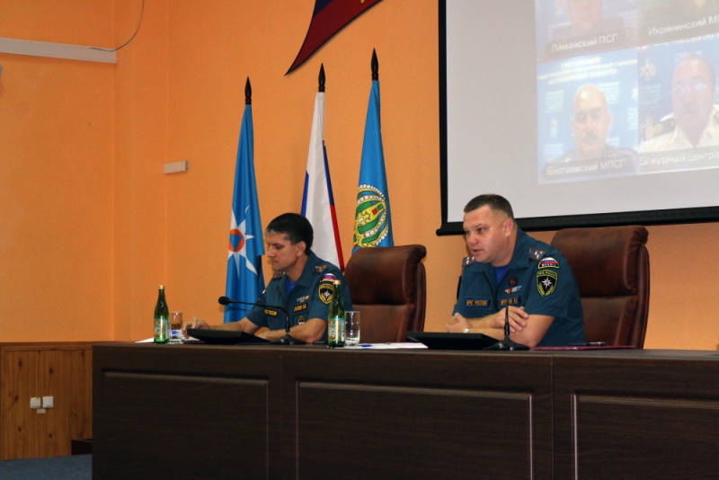 Астраханских спасателей познакомили с новым руководителем