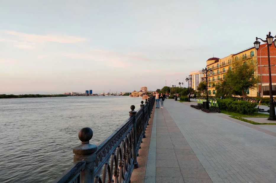 В день арбуза гуляющих астраханцев ждет безалкогольная набережная 