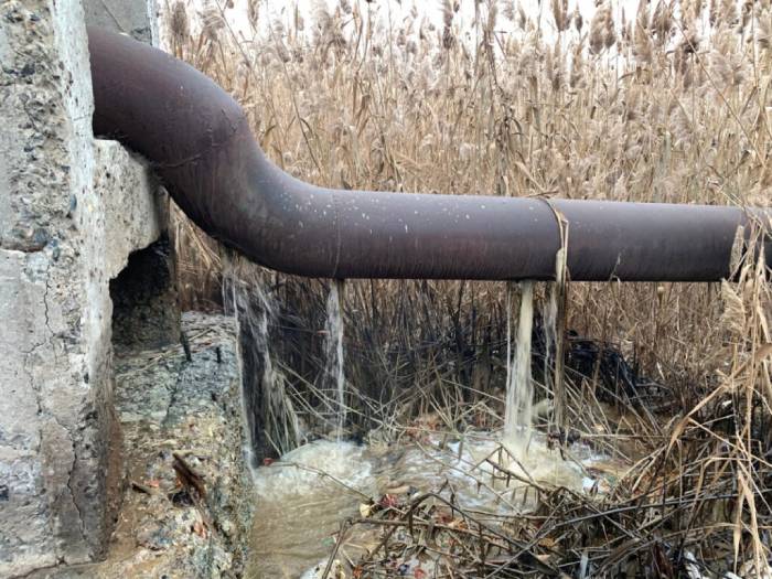 В Астрахани на Казачьем ерике будет введен режим ЧС