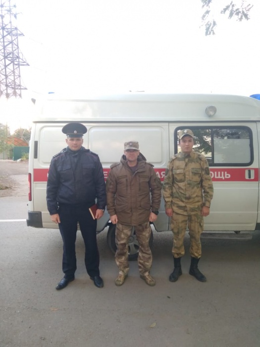 В Астрахани мужчина упал на дорогу и начал задыхаться