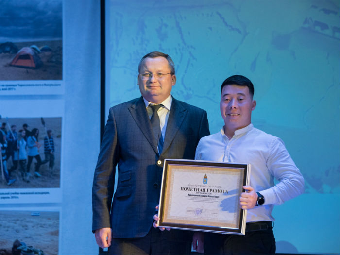 Игорь Мартынов вручил астраханским поисковикам почетные грамоты Думы