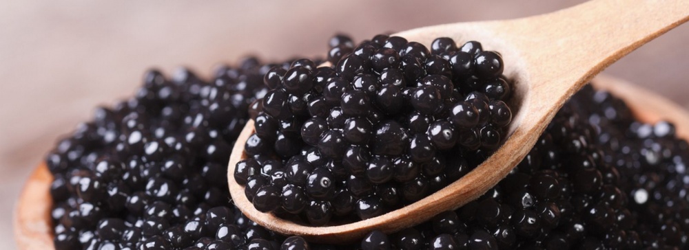 Осужден мужчина, попавшийся на астраханской границе с черной икрой