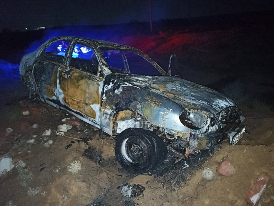 Астраханец устроил ДТП и убежал, оставив иномарку в огне