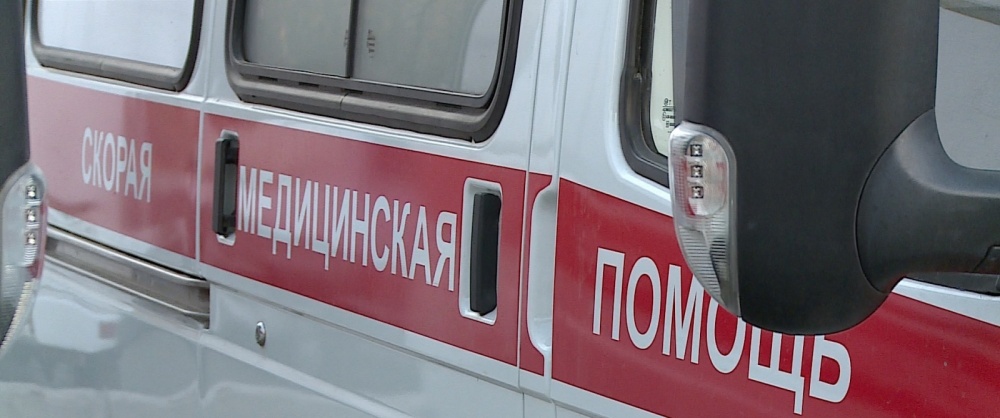 Астраханка разбилась, упав с пятого этажа