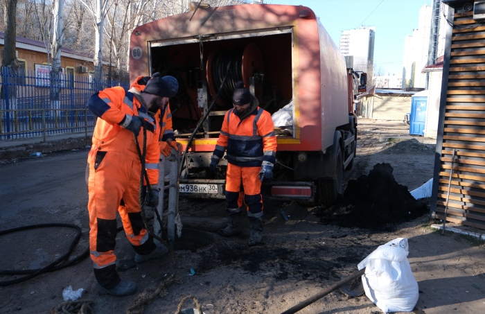 На том же уровне: за год «Астрводоканал» уже ликвидировал более 13,5 тысяч засоров