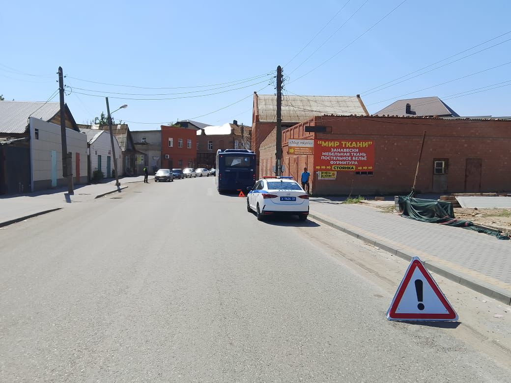 Маленькую девочку увезли в больницу после ЧП в астраханском автобусе