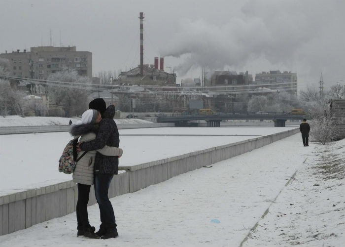 Астрахань холодно. Зима в Астрахани 2020. Астрахань в январе. Морозы в Астрахани. Снег на набережной Астрахань.