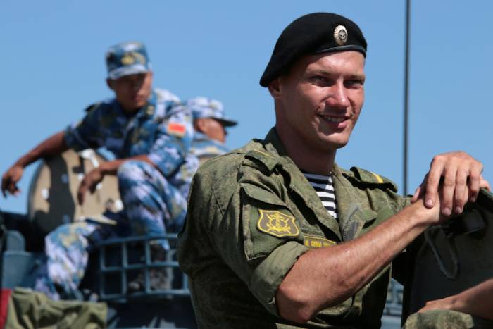 Астраханский облвоенкомат приглашает кандидатов на службу по контракту