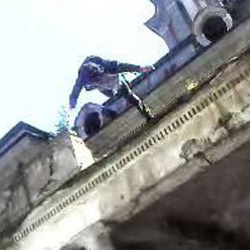 Астраханец поехал в Волгоград, упал с церкви, потерял ногу