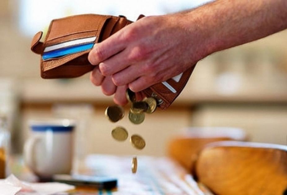 У астраханцев снова отбирали автомобили по пути на работу