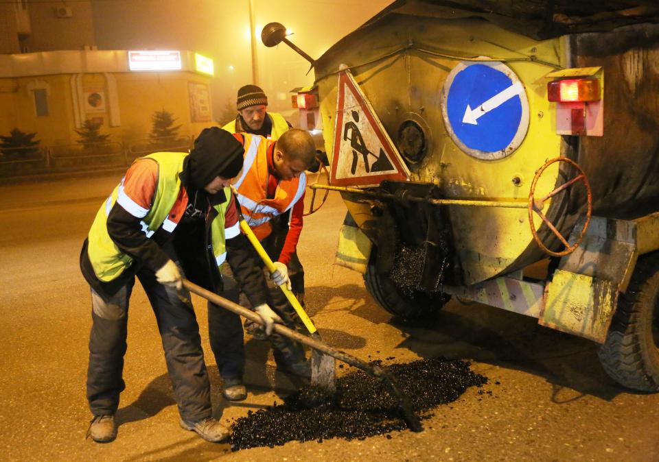 Астраханцам предлагают сообщать о дырках в асфальте