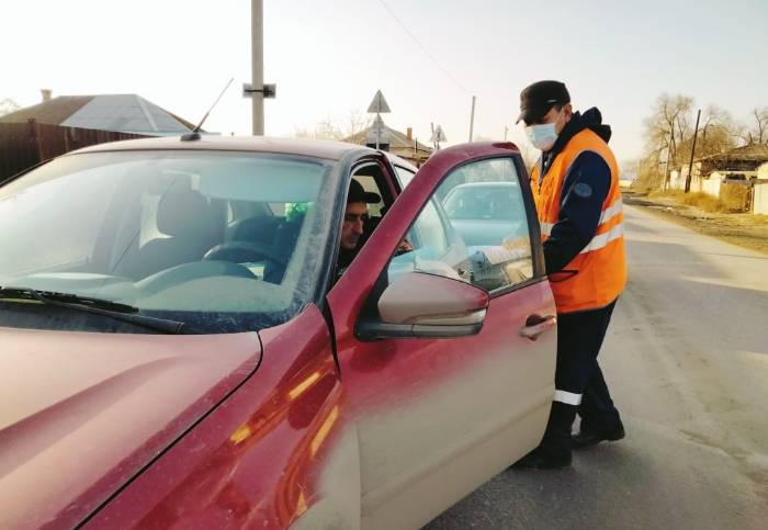 Верхнебаскунчакским водителям напомнили о правилах пересечения железнодорожных переездов