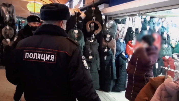 На Больших Исадах в Астрахани задержали 56 продавцов