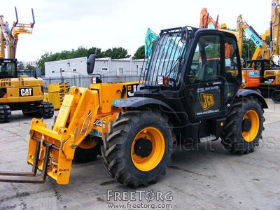 В Астрахани водитель автопогрузчика сбил насмерть женщину