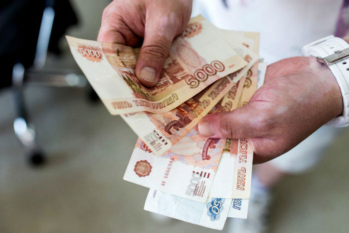 Астраханская область отстает по росту зарплат от большинства регионов России