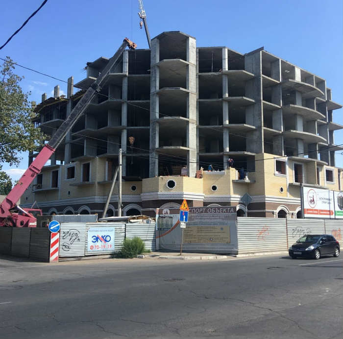 Золотые метры: ввод жилья в Астрахани снижается, а цены на квартиры растут