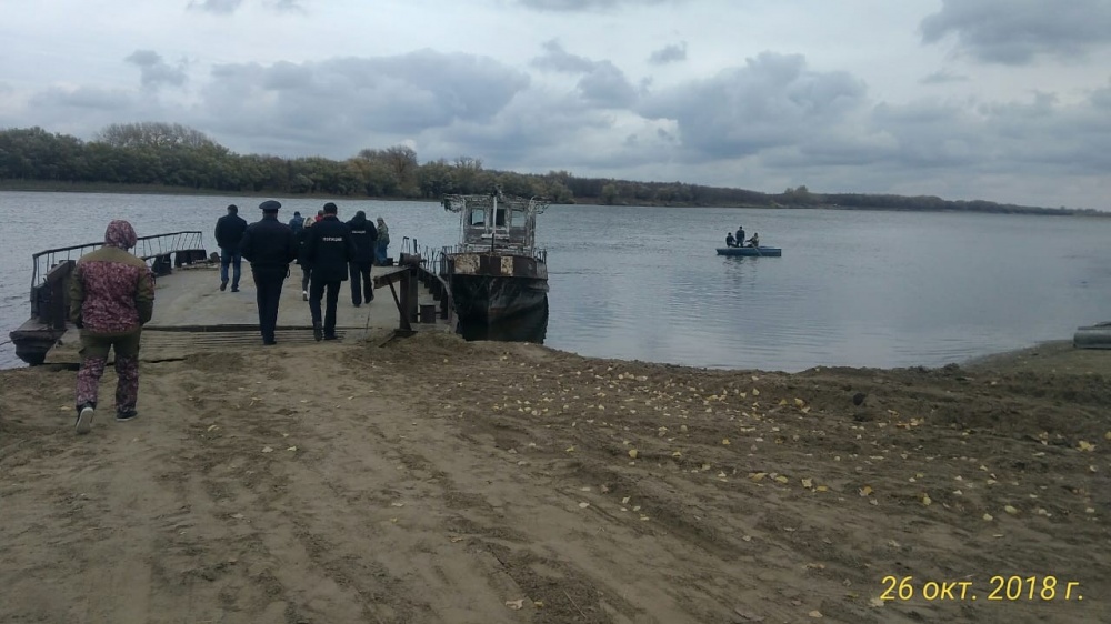 В Астраханской области "ГАЗель" ушла под воду, погиб иностранец