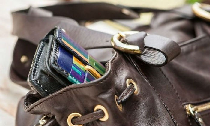 Житель Астраханской области зашел в университет справить нужду и обокрал преподавателей