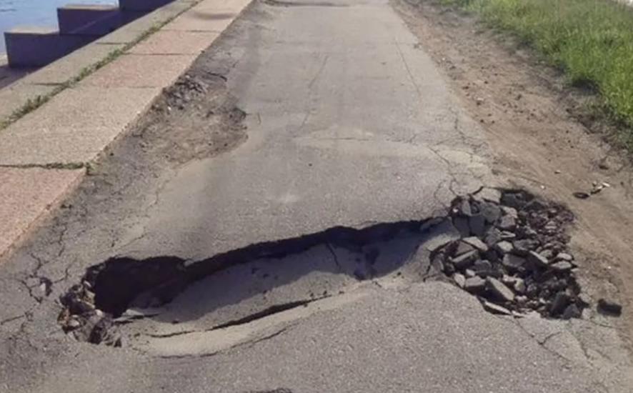 Астраханские автомобилисты считают, что дороги со времен Жилкина стали хуже