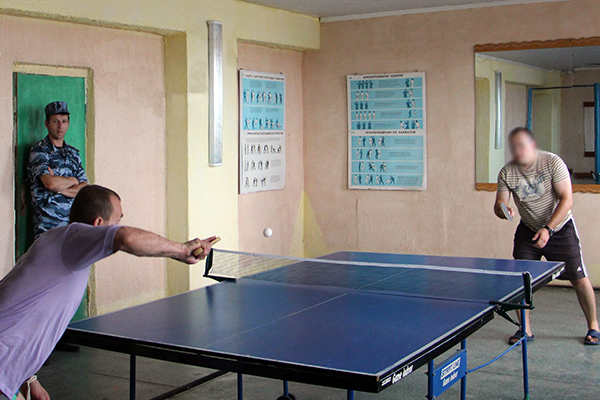Астраханские заключенные соревновались, кто лучше играет в настольный теннис