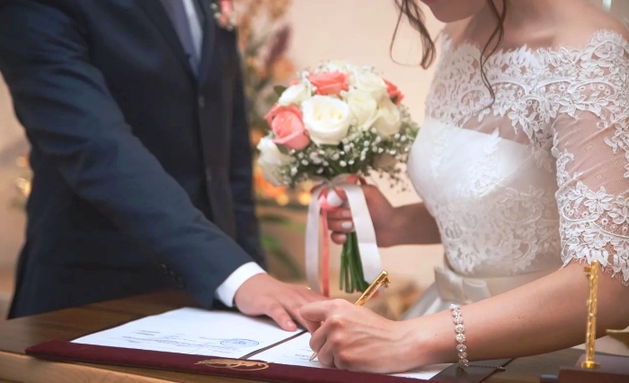 В Астраханской области на «зеркальную» дату зарегистрировались  40 пар