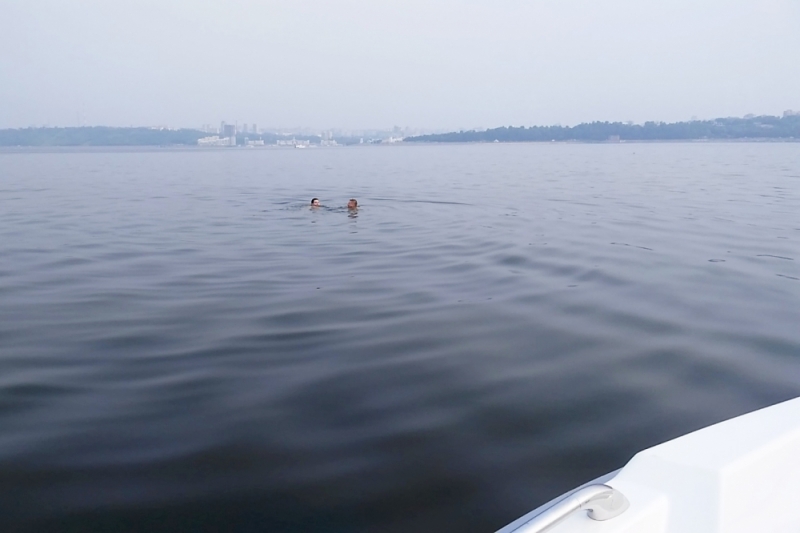 В Астрахани двое подростков пытались переплыть Волгу