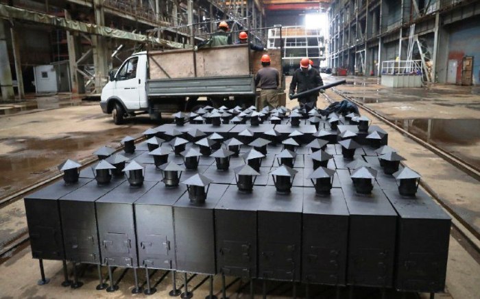 На астраханском заводе изготовили печи-буржуйки для мобилизованных бойцов