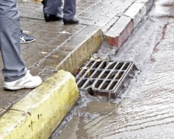 Мэрия: на астраханские улицы для откачивания воды выведено 13 единиц техники