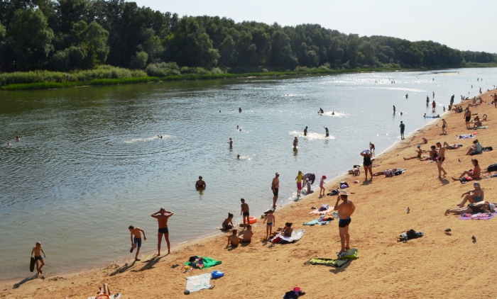 Беспляжный вариант: в нынешнем году купальный сезон в Астраханской области не задался