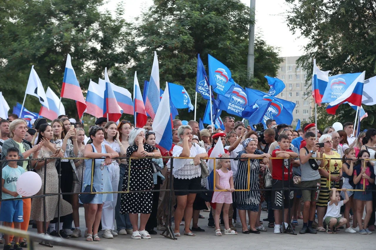 В Астрахани прошел концерт «За Россию!»