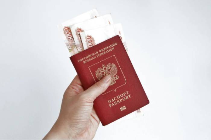 Суд оштрафовал астраханца, который пытался "купить" полицейского