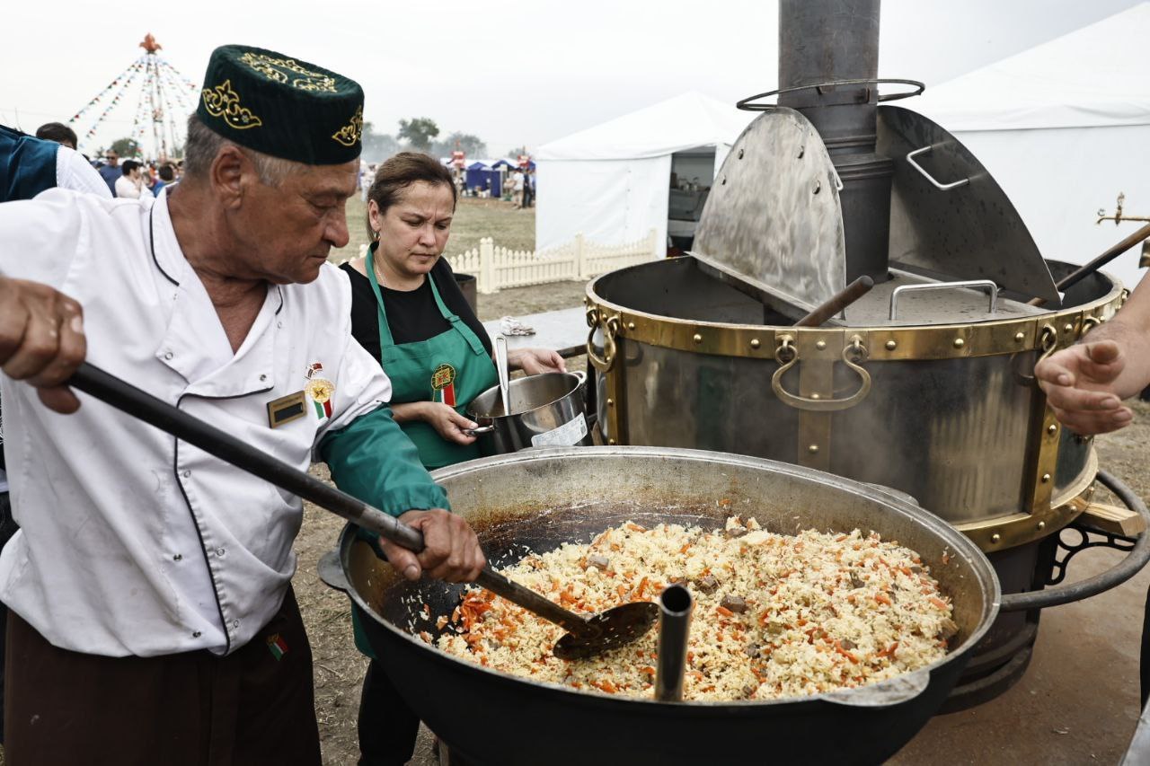 Астраханцев бесплатно накормят пловом