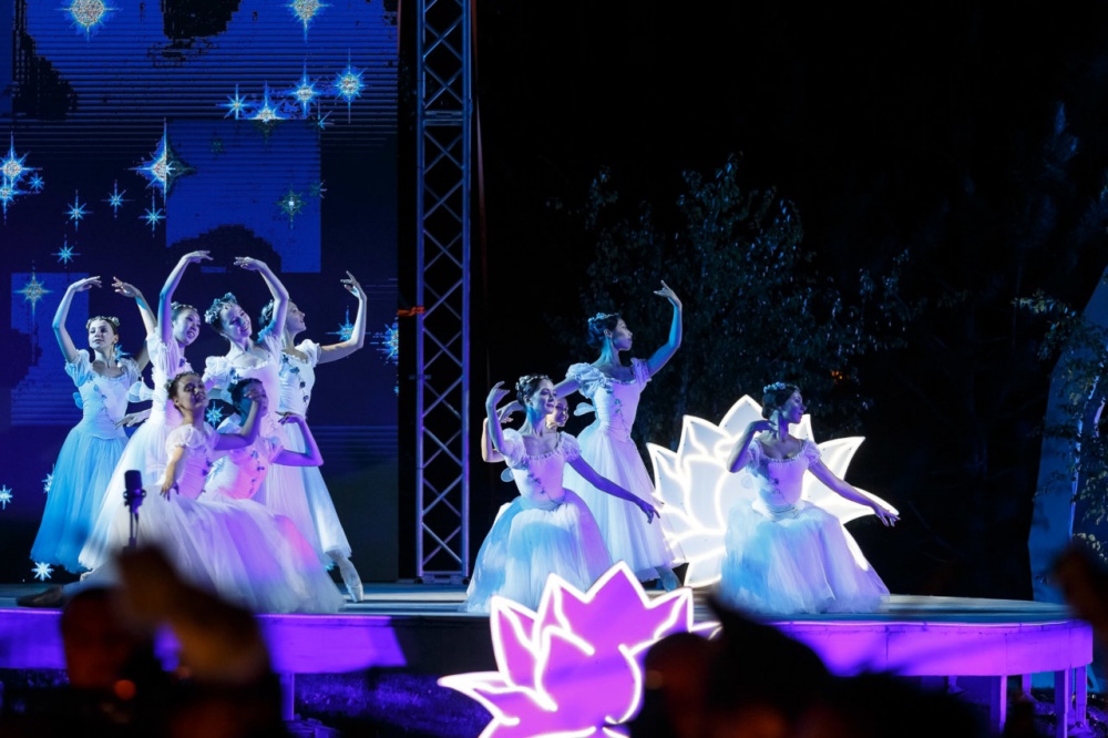 Всероссийский театральный марафон собрал целый парад знаменитостей