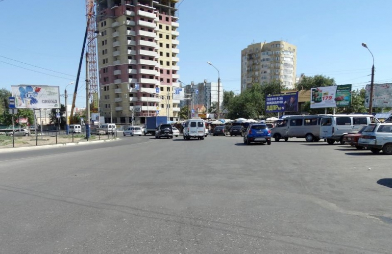 В Астрахани пенсионерка попала под колеса маршрутки