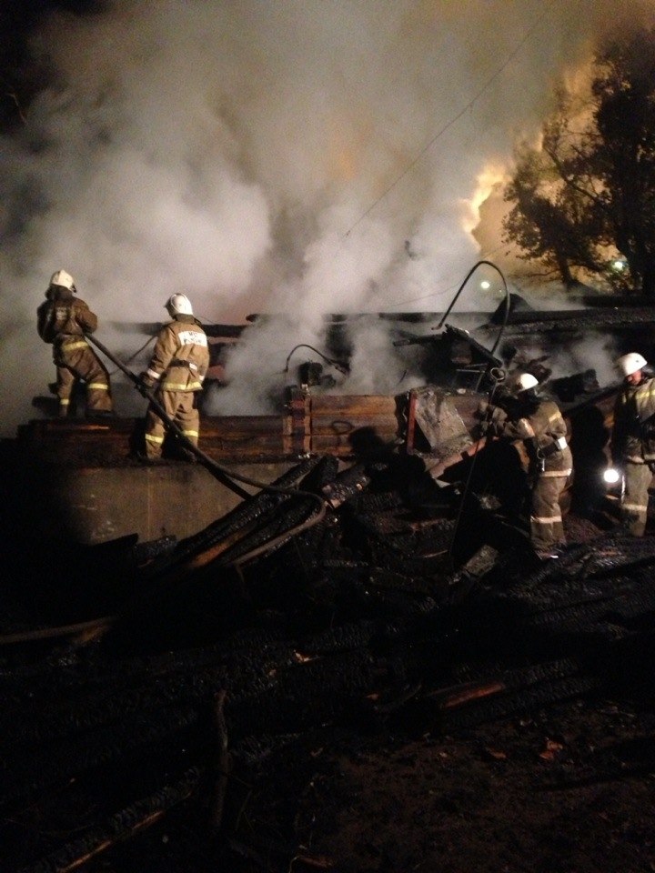 В Астрахани на пожаре погибли четверо, в том числе двое детей