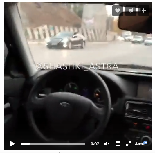 По Астрахани ездила машина "без водителя"