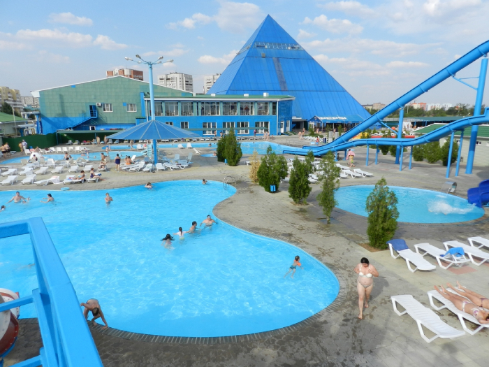 Владелец аквапарка, куда не пустили семью с ребенком-аутистом из Астрахани, выплатит 30 тысяч рублей 
