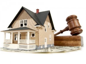 В Астрахани бабушка выселила из квартиры трех внуков, чтобы сделать ремонт