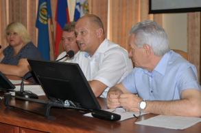 Вопросы управления жилым фондом обсудили в городской администрации