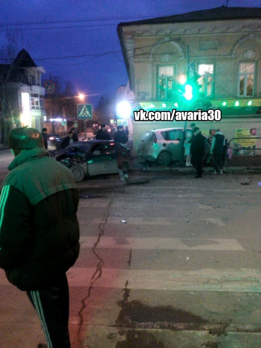 Подробности страшной аварии в центре Астрахани с участием беременной женщины