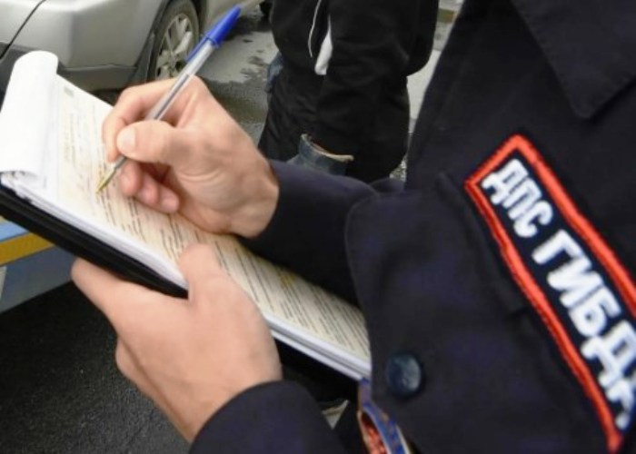 В Астраханской области инспектора ГИБДД подозревают в скрытии ДТП, которое совершил его приятель